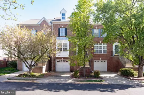 13137 Ashnut Ln, Herndon, VA 20171