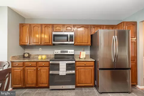 13137 Ashnut Ln, Herndon, VA 20171 photo 34