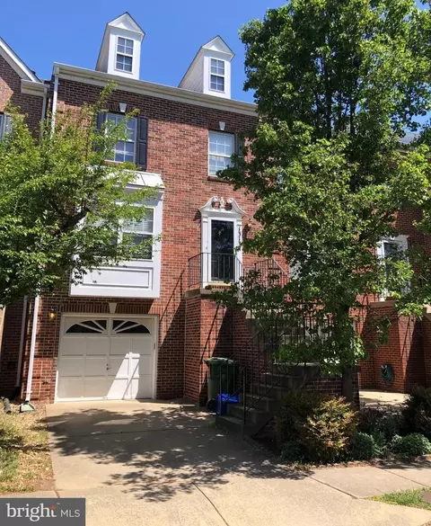 13137 Ashnut Ln, Herndon, VA 20171 photo 2