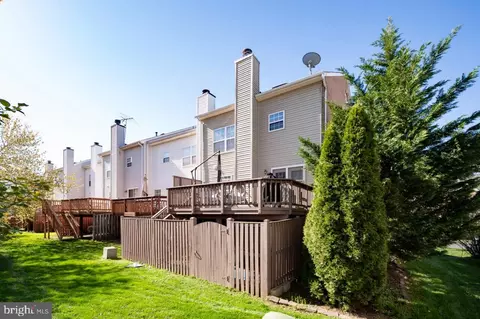 13137 Ashnut Ln, Herndon, VA 20171 photo 3