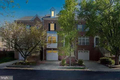13137 Ashnut Ln, Herndon, VA 20171 photo 4