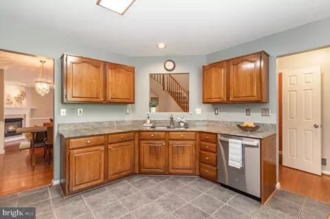 13137 Ashnut Ln, Herndon, VA 20171 photo 33