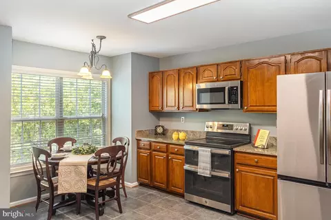 13137 Ashnut Ln, Herndon, VA 20171 photo 31