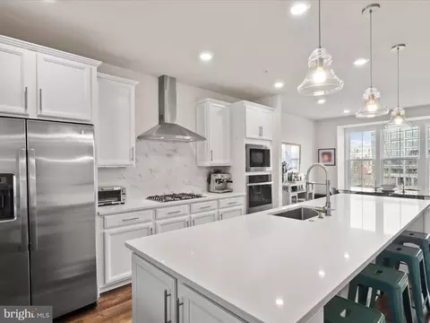 12922 Sunrise Ridge Aly #66, Herndon, VA 20171