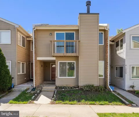 13353 Shea Pl, Herndon, VA 20170
