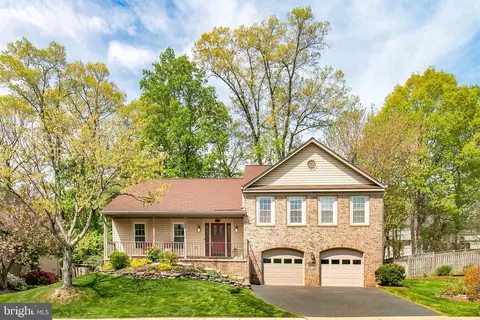4624 Star Flower Dr, Chantilly, VA 20151