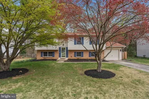 6418 Kings Landing Rd, Alexandria, VA 22310