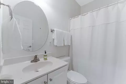 Bath - 1448 Ingleside Ave, Mclean, VA 22101 photo 7 of 7