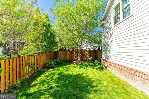 Exterior - 1448 Ingleside Ave, Mclean, VA 22101 photo 7 of 8