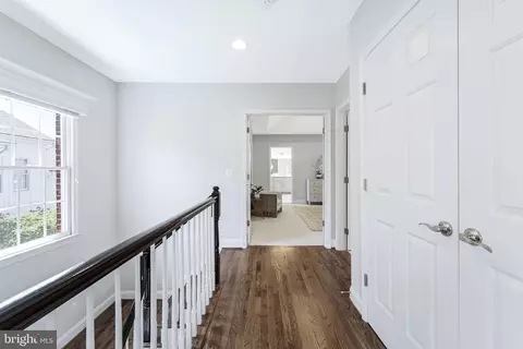 Entry Way - 1448 Ingleside Ave, Mclean, VA 22101 photo 5 of 6