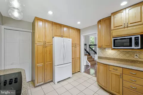 6719 Pine Creek Ct, Mclean, VA 22101 photo 11