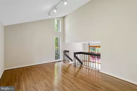 6719 Pine Creek Ct, Mclean, VA 22101 photo 5