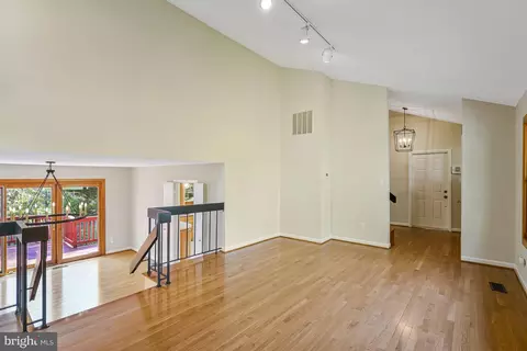 6719 Pine Creek Ct, Mclean, VA 22101 photo 6