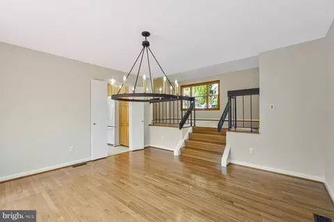 6719 Pine Creek Ct, Mclean, VA 22101 photo 9