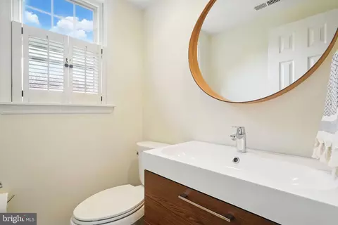6647 Madison Mclean Dr, Mclean, VA 22101 photo 16