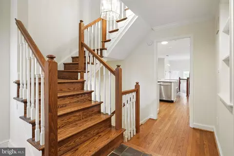 6647 Madison Mclean Dr, Mclean, VA 22101 photo 3