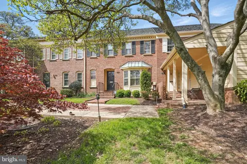 6647 Madison Mclean Dr, Mclean, VA 22101