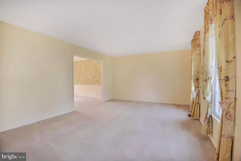 5446 Mount Corcoran Pl, Burke, VA 22015 photo 4