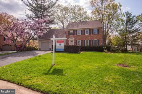 5446 Mount Corcoran Pl, Burke, VA 22015 photo 2
