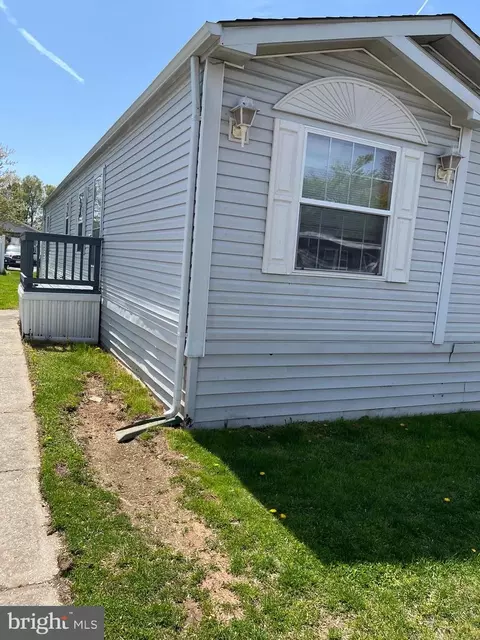 14723 National Dr, Chantilly, VA 20151