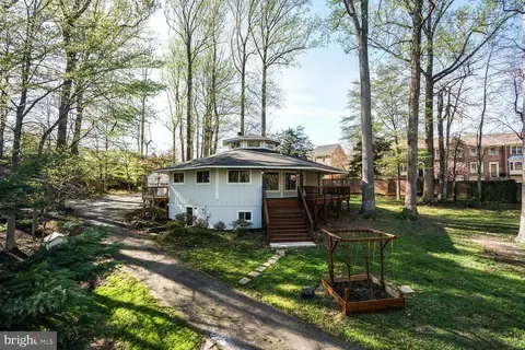 6524 Robin Rd, Springfield, VA 22150 photo 2