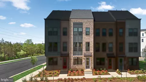 2658 River Birch Rd, Herndon, VA 20171