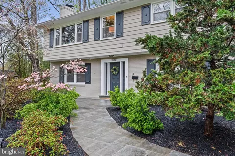 9132 Santayana Dr, Fairfax, VA 22031