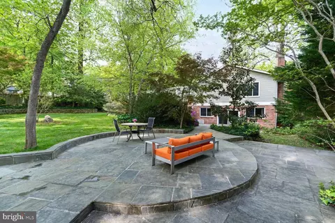 3305 Clearwood Ct, Falls Church, VA 22042
