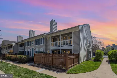 6082 Essex House Sq #A, Alexandria, VA 22310