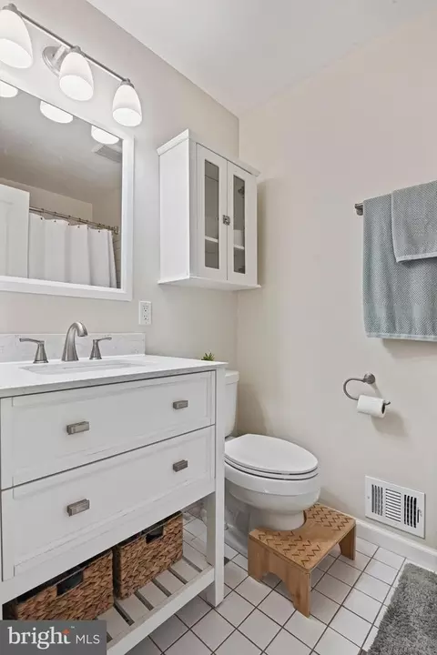 8704 Parliament Dr, Springfield, VA 22151 photo 37