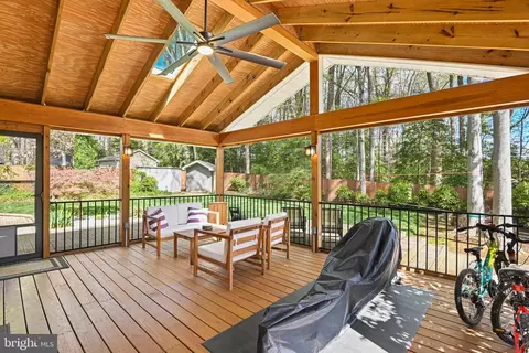 8704 Parliament Dr, Springfield, VA 22151 photo 16
