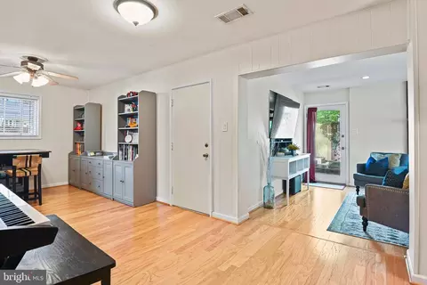 8704 Parliament Dr, Springfield, VA 22151 photo 19
