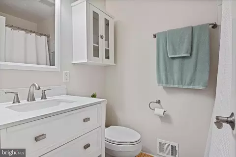 8704 Parliament Dr, Springfield, VA 22151 photo 36