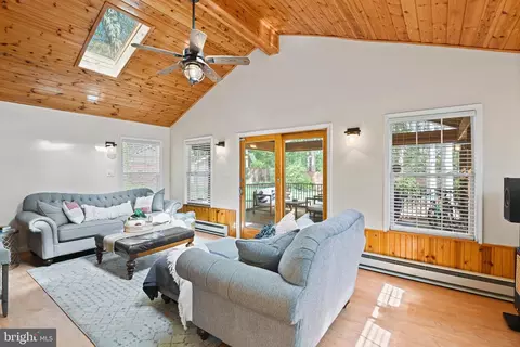 8704 Parliament Dr, Springfield, VA 22151 photo 13
