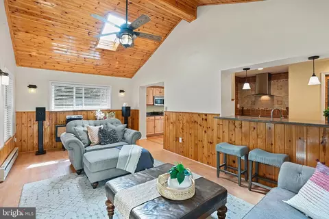 8704 Parliament Dr, Springfield, VA 22151 photo 14