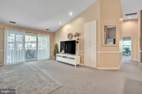 7716 Lafayette Forest Dr #167, Annandale, VA 22003