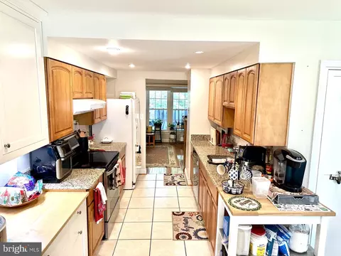 7917 Treeside Ct, Springfield, VA 22152 photo 9
