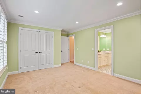 Bedroom - 6535 Fairlawn Dr, Mclean, VA 22101 photo 7 of 13