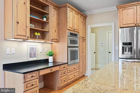Kitchen - 6535 Fairlawn Dr, Mclean, VA 22101 photo 6 of 6