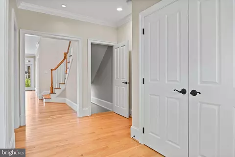 Entry Way - 6535 Fairlawn Dr, Mclean, VA 22101 photo 1 of 7