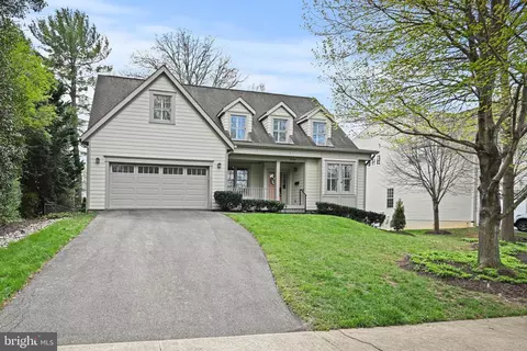 Exterior - 6535 Fairlawn Dr, Mclean, VA 22101 photo 6 of 6
