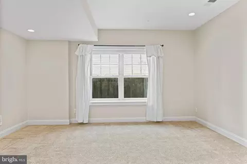 Bedroom - 6535 Fairlawn Dr, Mclean, VA 22101 photo 13 of 13