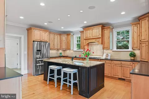 Kitchen - 6535 Fairlawn Dr, Mclean, VA 22101 photo 1 of 6