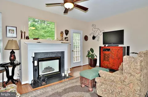 6356 Demme Pl, Springfield, VA 22150 photo 3