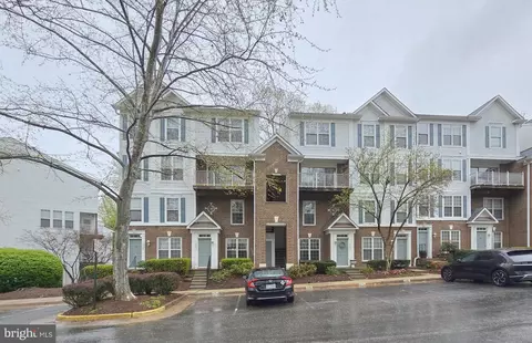 12655 Fair Crest Ct #93-301, Fairfax, VA 22033
