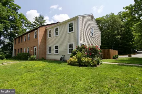 7726 Matisse Way, Springfield, VA 22153 photo 3