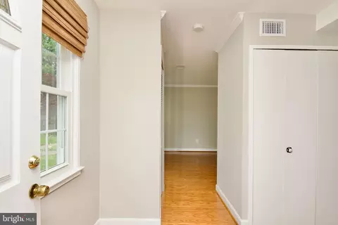 7726 Matisse Way, Springfield, VA 22153 photo 4