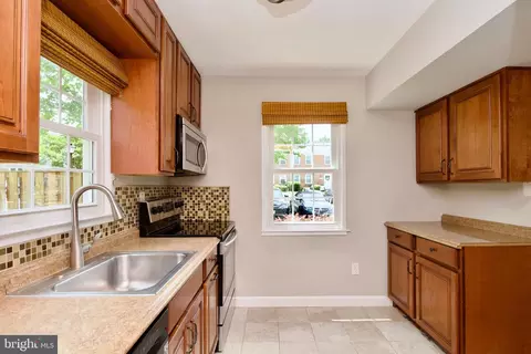 7726 Matisse Way, Springfield, VA 22153 photo 13