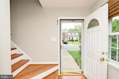 7726 Matisse Way, Springfield, VA 22153 photo 5