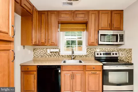 7726 Matisse Way, Springfield, VA 22153 photo 14